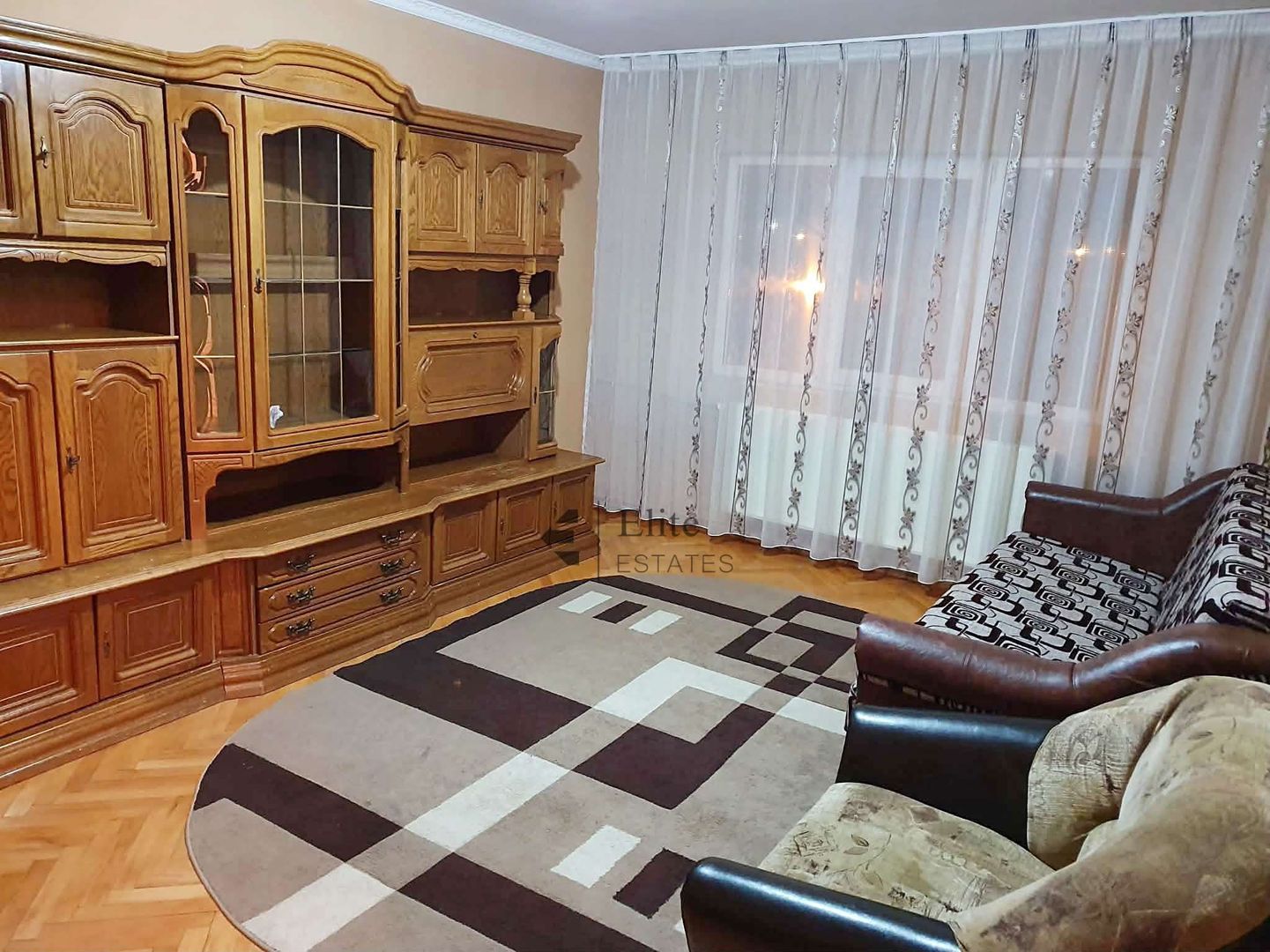 Apartament 3 camere, etaj 1 , zona Cantemir - Poză 1