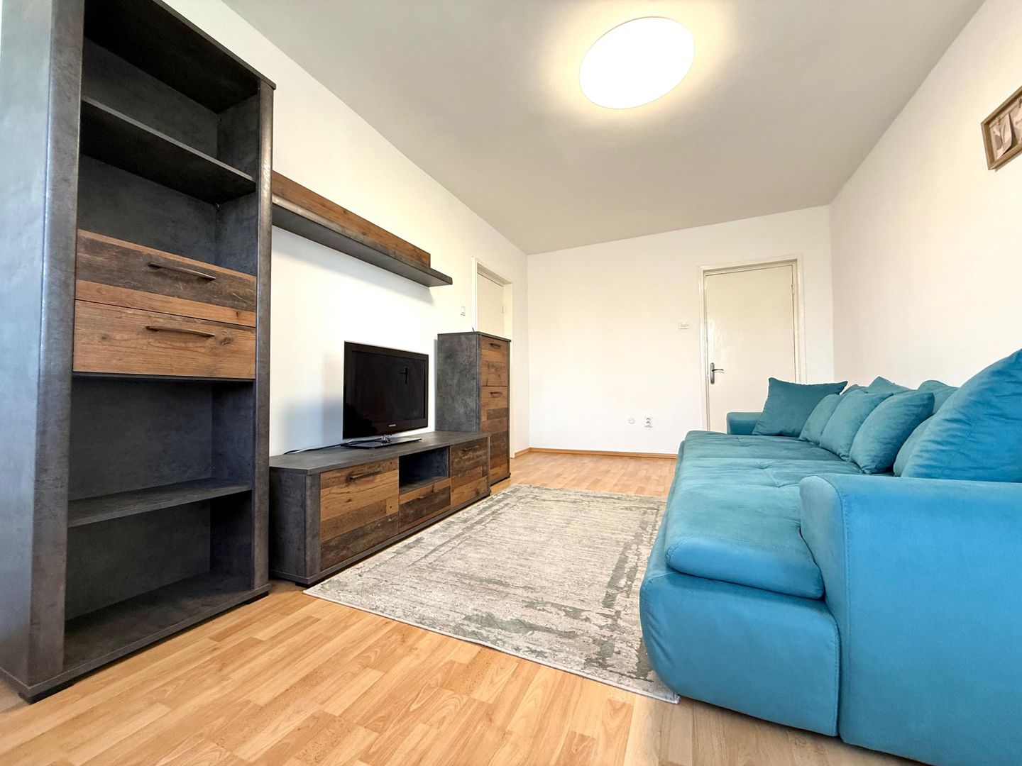 Apartament 3 camere semidecomandat, pet friendly, de închiriat – Astra - Poză 2