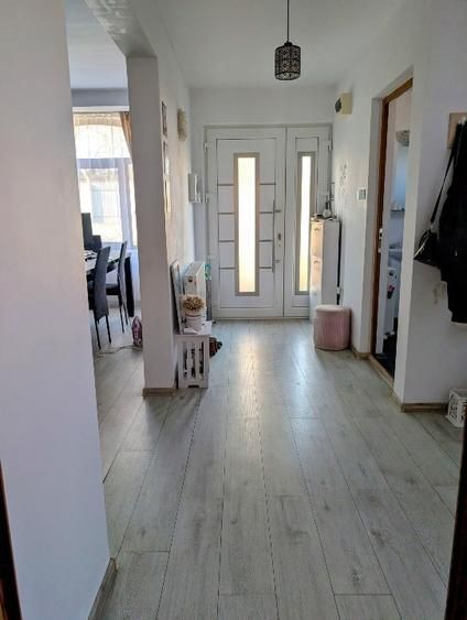 Casă P+M de vânzare în Șendreni – 162 mp, teren 700 mp,  partial mobilată - Poză 3