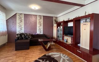 De vanzare- Apartament 3 camere str Luptei - Poză 11