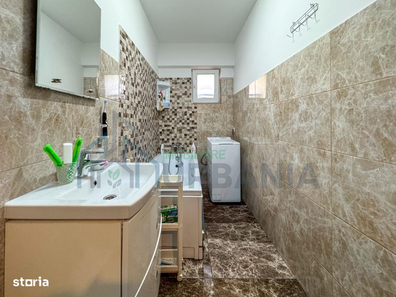 INCHIRIERE APARTAMENT CU 2 CAMERE - Poză 2