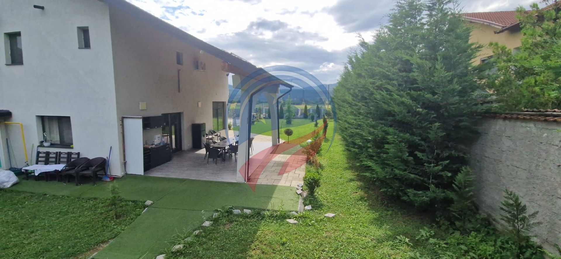 Pensiune  în Călimănești + 2 A-Frame - Teren 5.574 mp - Bonus Mercedes 350d - Poză 19