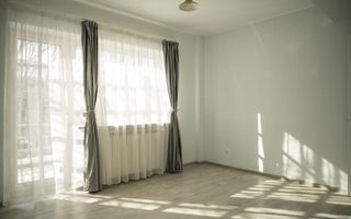 Pipera - Vilă modernă cu 4 dormitoare, curte generoasă și parcare subterană - Poză 12