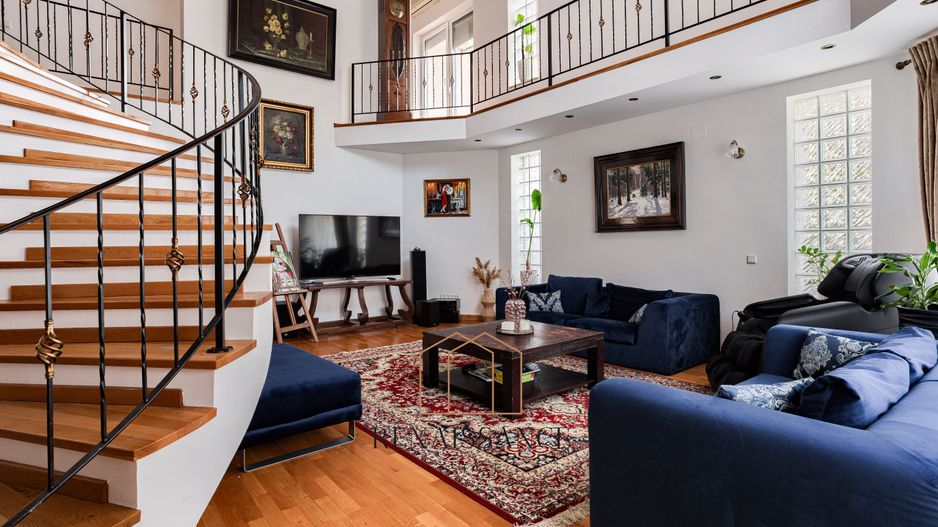 Timisoara - Girocului Vila 12 Camere 4 Bai | 497mp Utili 1373mp Teren - Poză 1