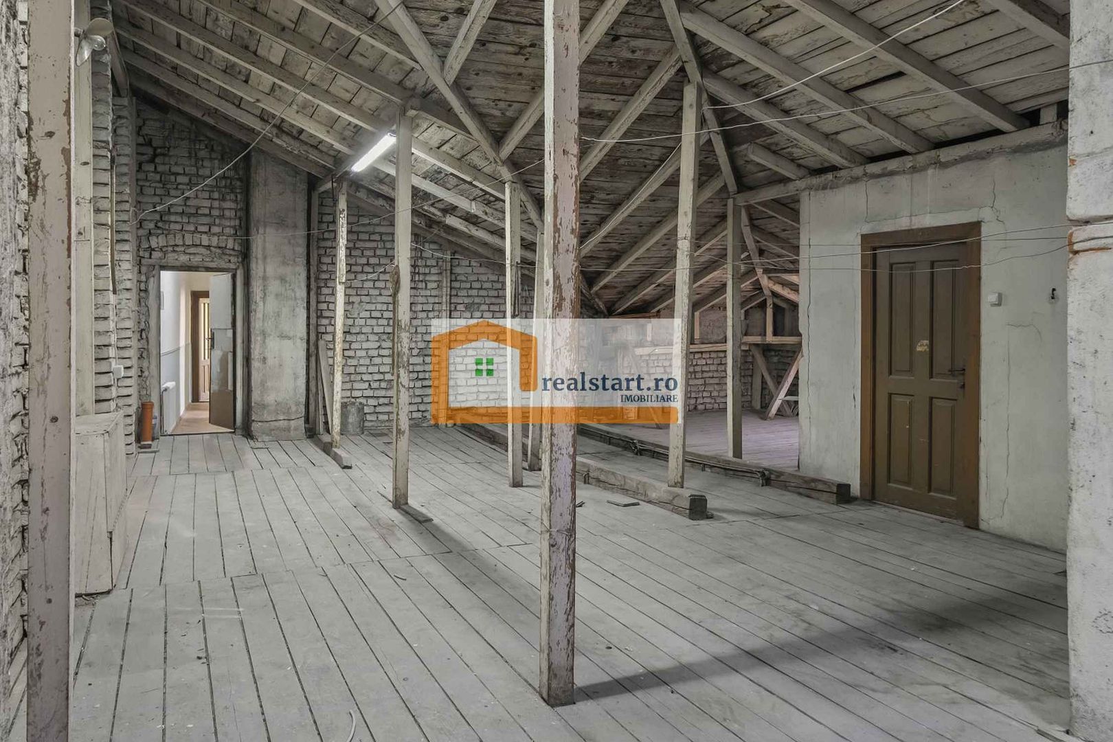 Vila individuala, S+P+E+Pod, curte 500mp, ideal Bistro-caffe, birouri - Poză 33