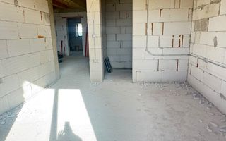 🏡 CASĂ DE VÂNZARE - Poză 2