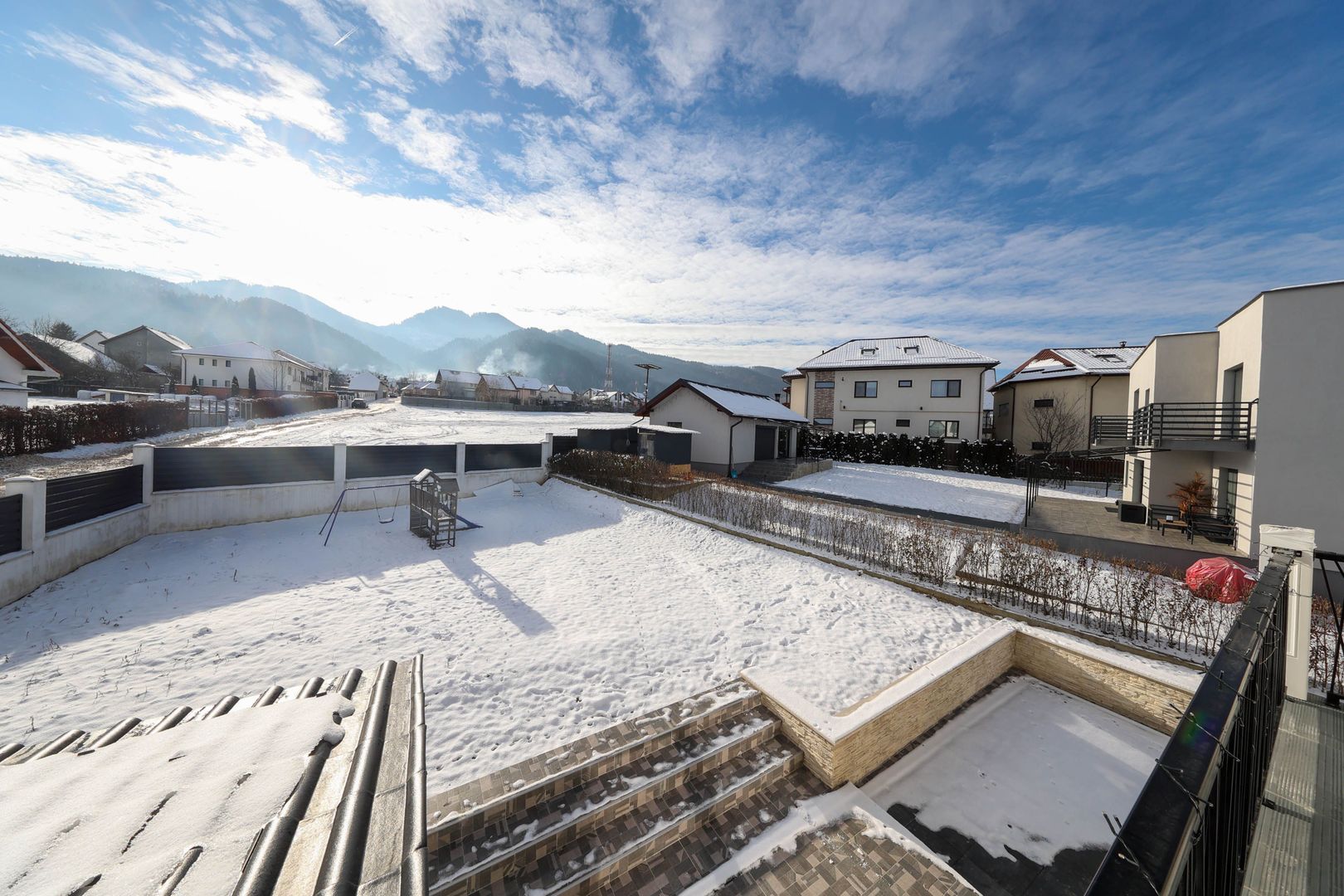 Casă ideală pentru familie în Brașov, Bunloc – spațioasă, luminoasă, priveliște - Poză 32