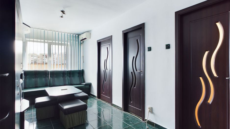 Apartament cu 3 camere în Vlaicu de închiriat - Poză 1