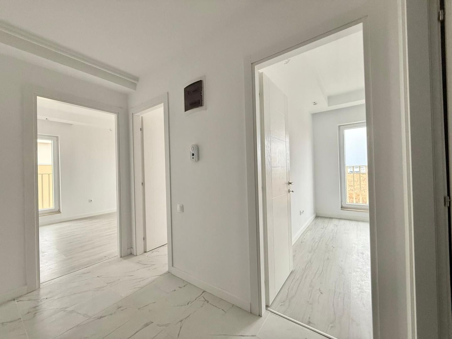 COSMOPOLIS - Apartament cu 2 camere - Poză 6