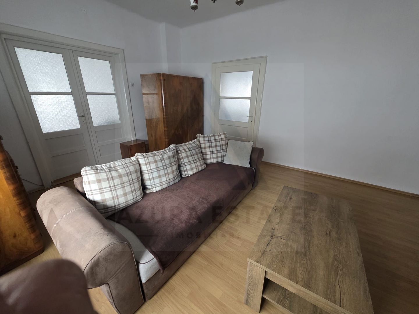 Apartament la casa 72 mp utili pet friendly si curte in zona Lazaret - Poză 1