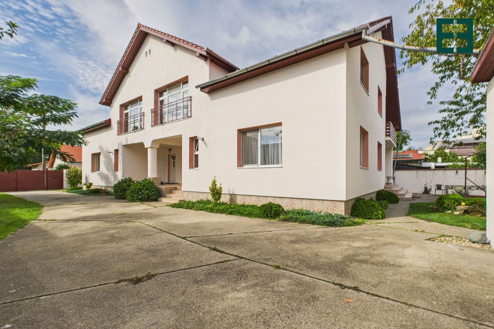 Casă tip Duplex cu 8 camere  - Zona Bujac - Arad - Poză 1