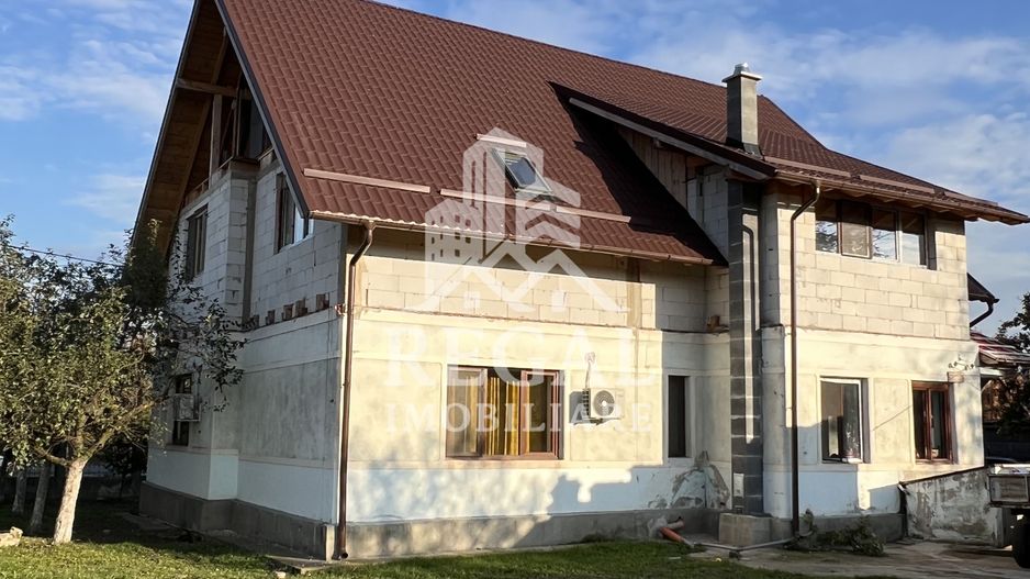 Casă spațioasă de vânzare în Ruși – pentru locuință sau investitie - Poză 20