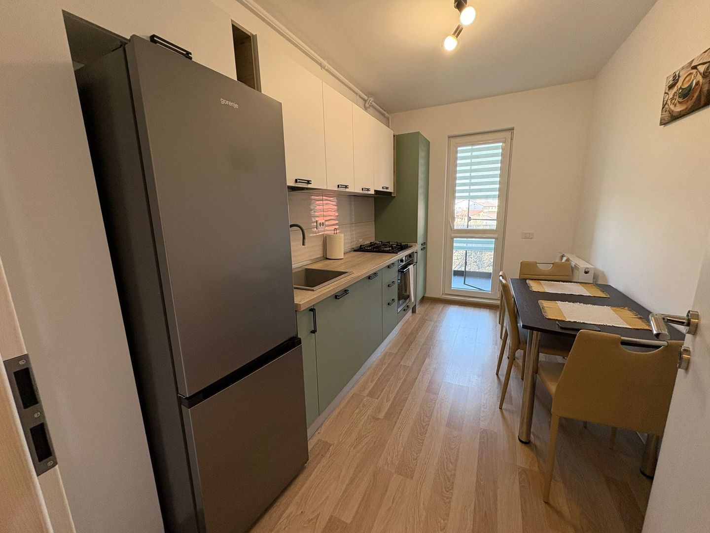 AP. 2 CAMERE APARATORII PATRIEI, CENTRALA, BUCATARIE INCHISA,PARCARE - Poză 7