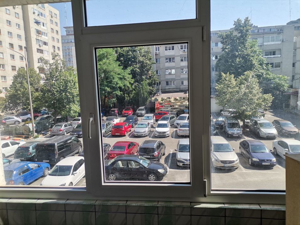 Inchiriere apartament 4 camere, Ultracentral, etaj 1 - Poză 2