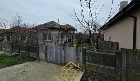 Casa P+Beci + 1.451 mp Teren ( Toate utilitatile)  – Langă Profi/Pepco
