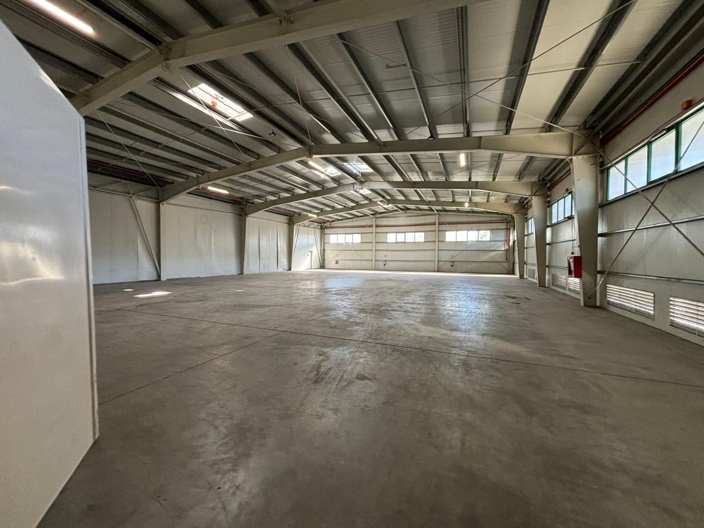 Hala 5000 mp dotata pentru productie si depozitare ISU categoria D - Poză 32