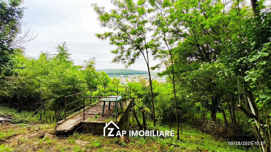 Teren Platou - 1613 mp - cu căbănuță intabulată– vedere panoramica - Poză 5