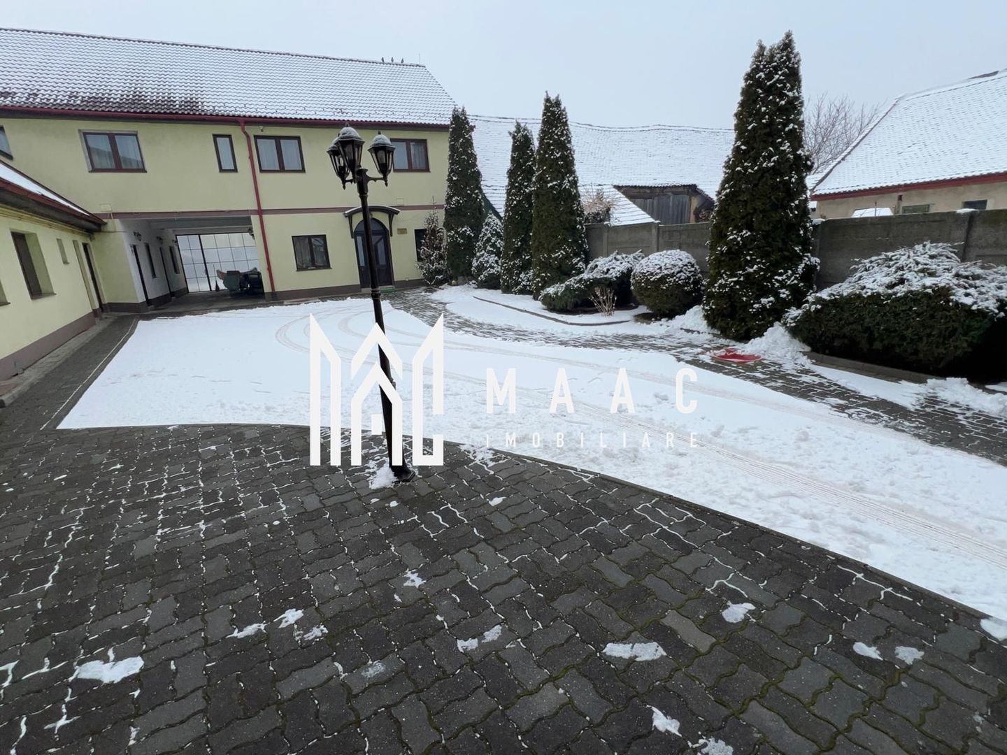 Pensiune + Casa | 626 MPU | Selimbar - Poză 1