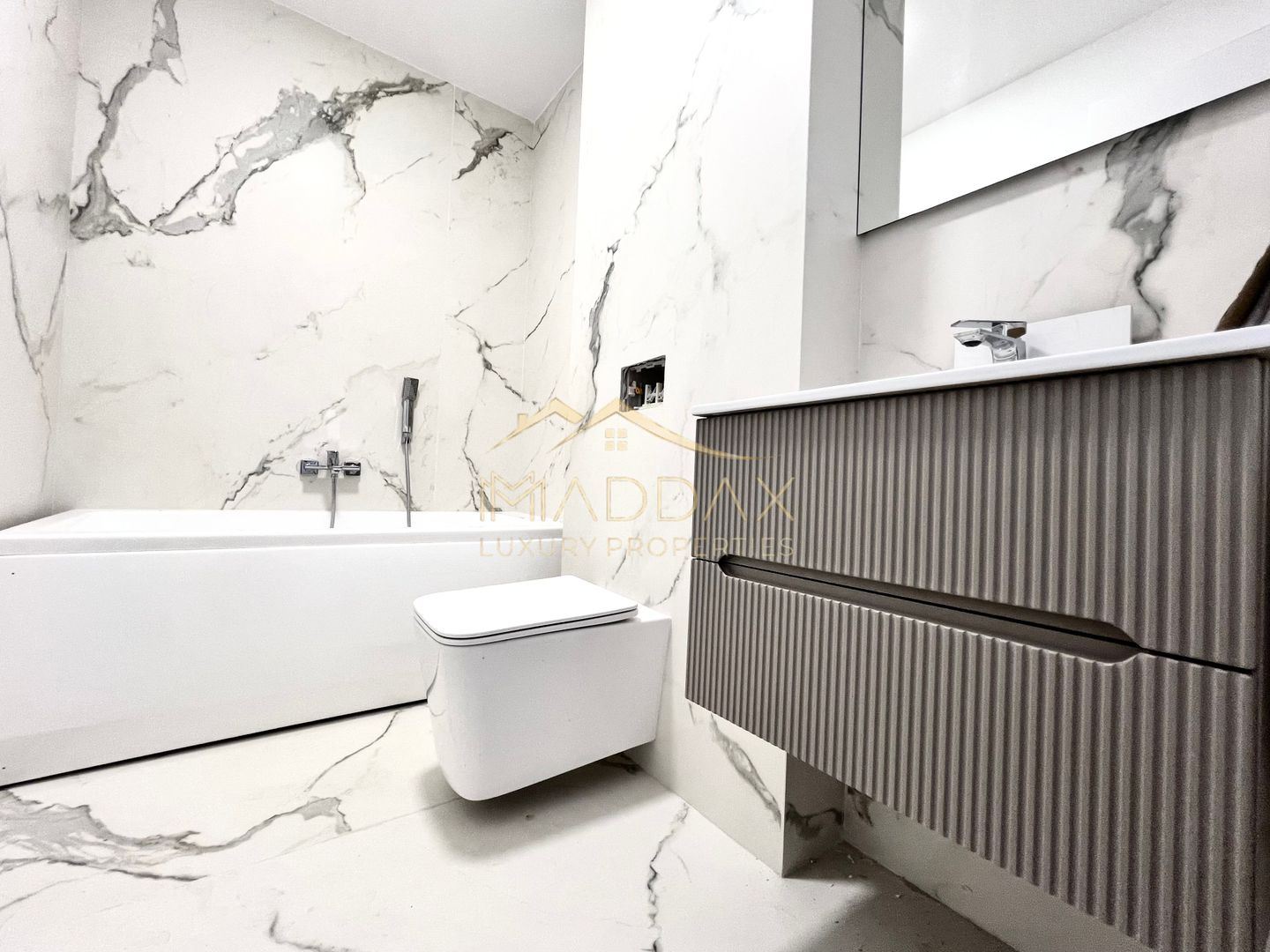 Apartament LUX**4 Camere**Parcare inclusa//Metrou Aviatorilor-Herastrau - Poză 6