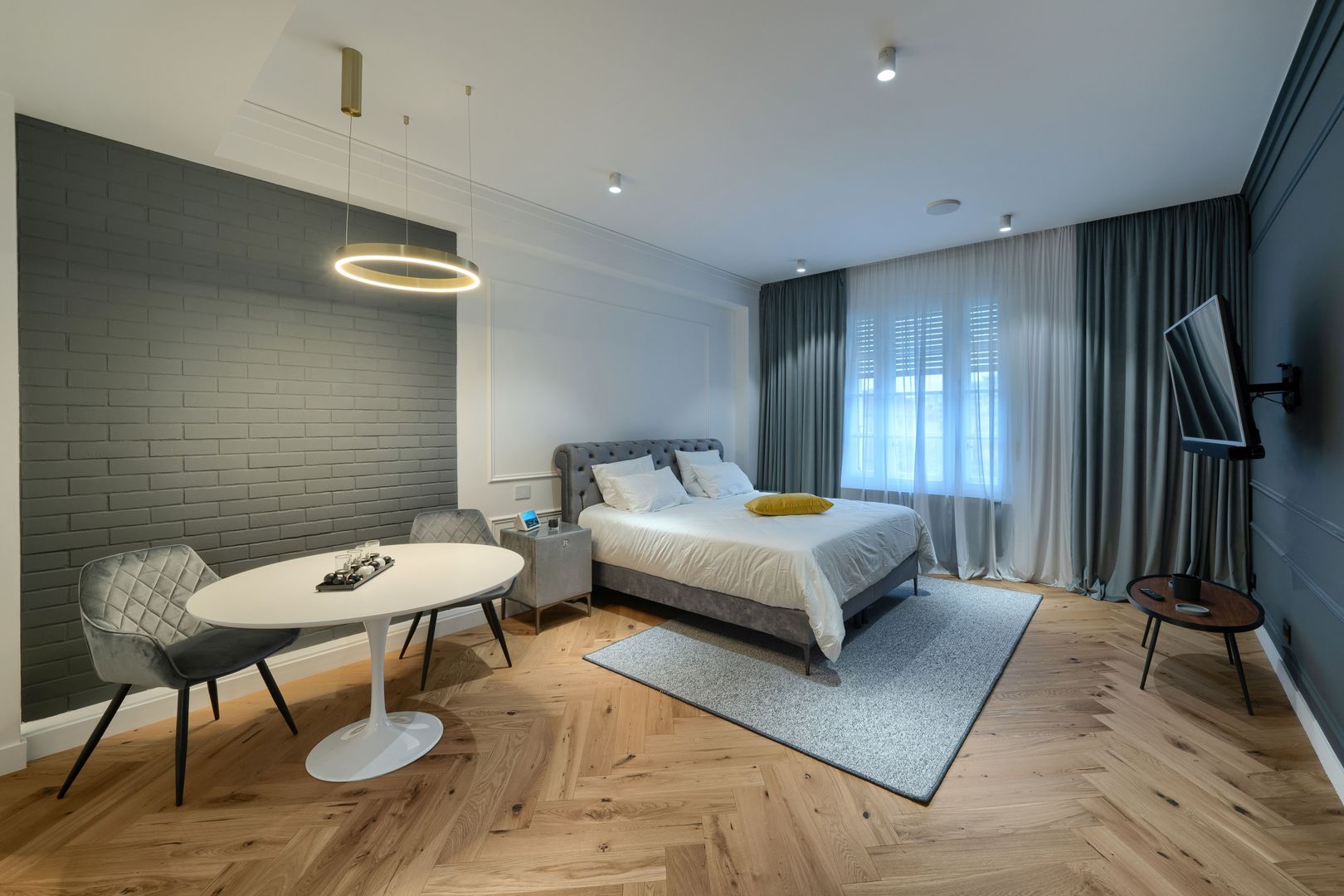 Apartament   4 camere - Poză 2