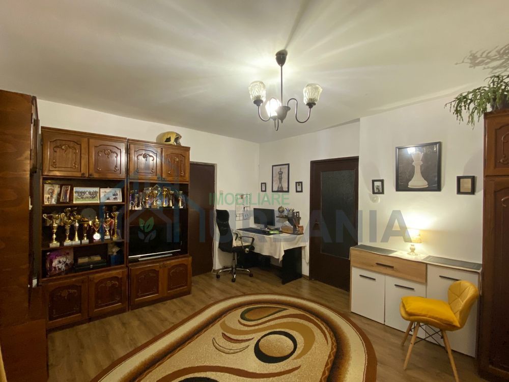 Inchiriez apartament o camera zona Gara Billa - Poză 2