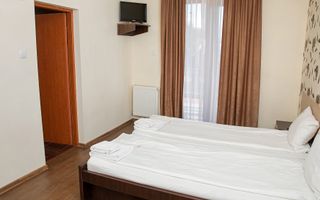 Pensiune, teren 4.460 mp, Hidișelul de Jos, Bihor. 685.000 Euro (neg). - Poză 27