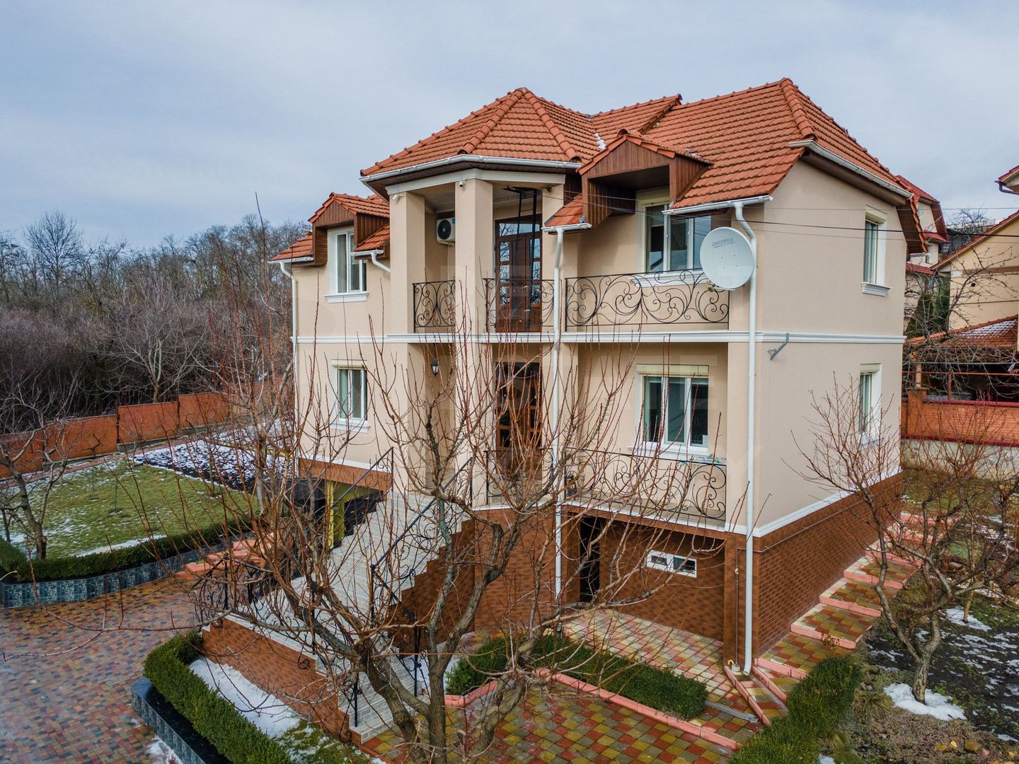 Vânzare, casă, 3 nivele, 200 mp + 10 ari, str. Gura Văii, Rîșcani - Poză 1