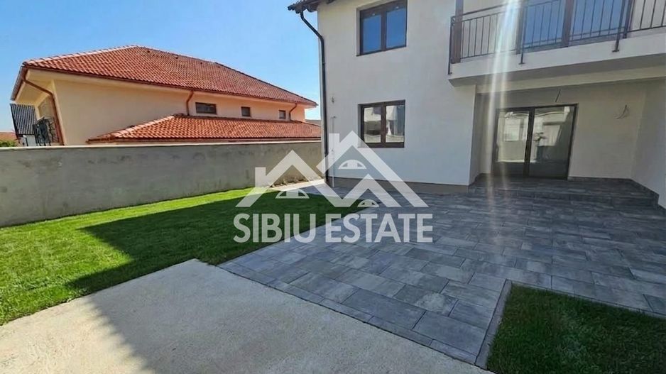Casa noua 4 camere, 2 bai, terasa, curte si magazie - Poză 2