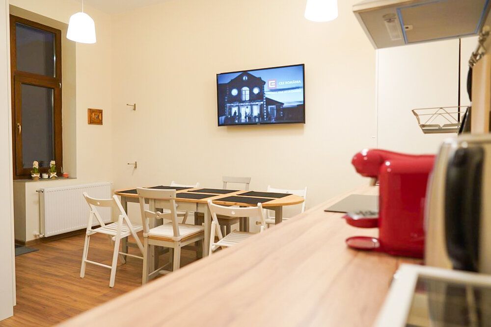 Apartament ultracentral, 2 dormitoare, 58 mp. 120 000 E. Comision 0. - Poză 3