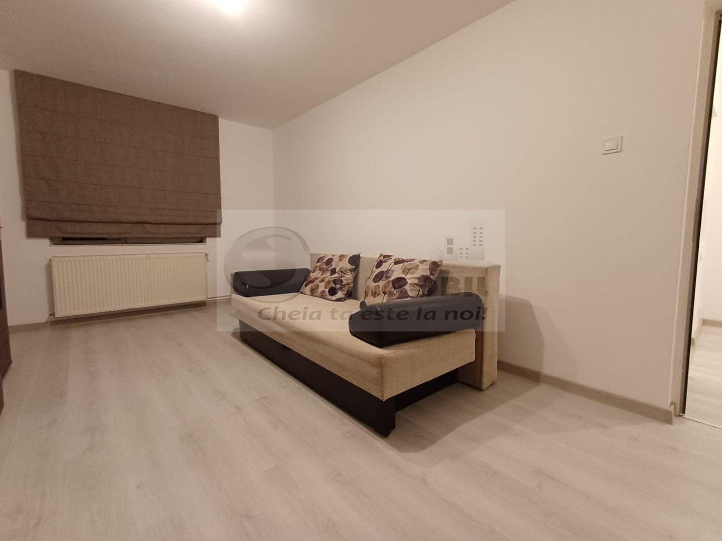 Apartament 3 camere Decomndat RENOVAT–  vis-a-vis de Palas Mall - Poză 3