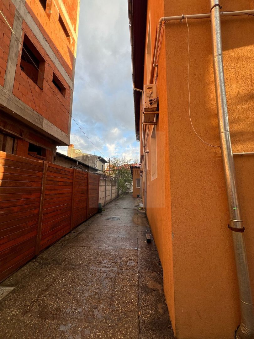 Vilă Modernă în Domenii, Aproape de Biserica Casin - Poză 17