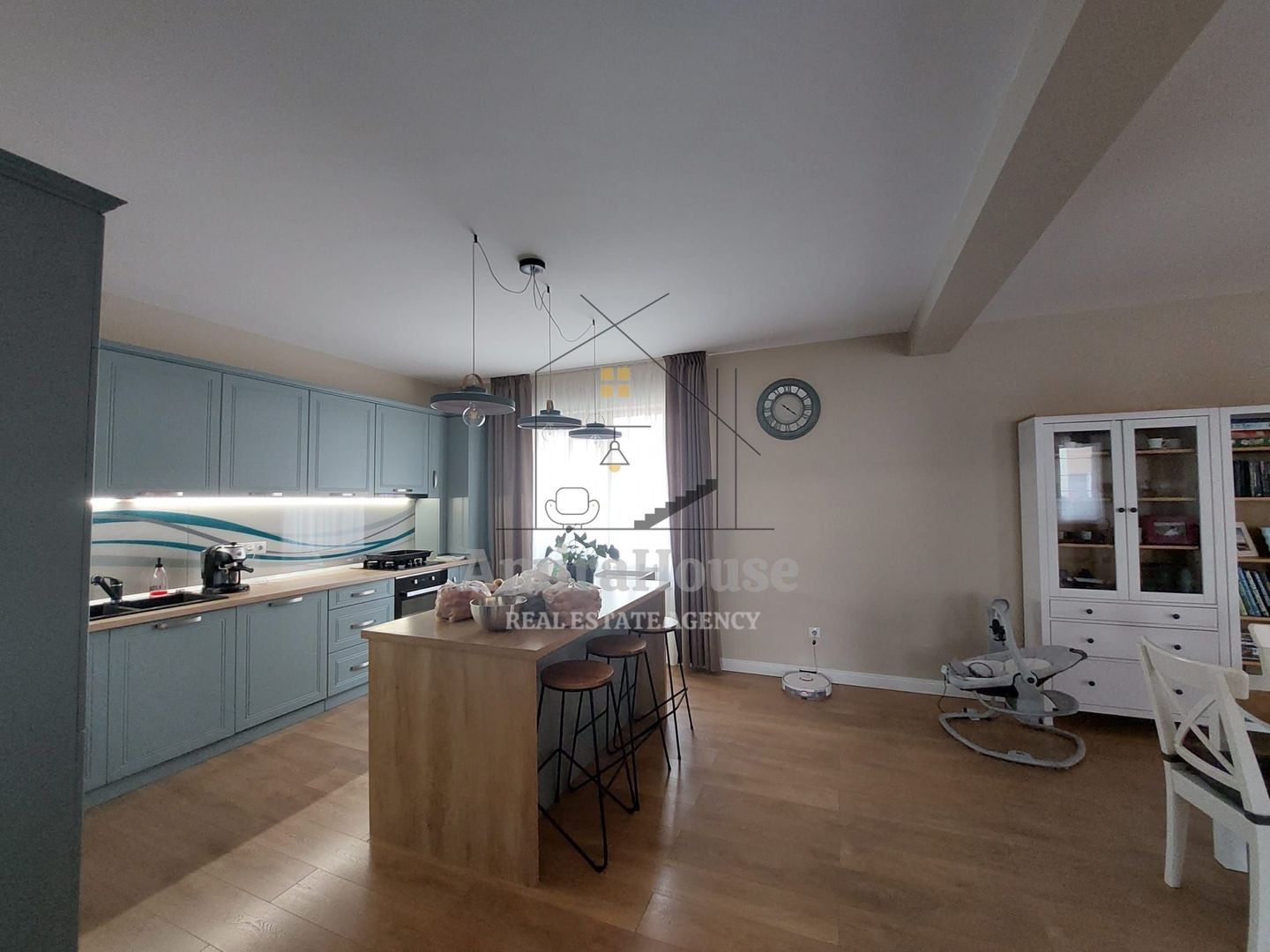 Duplex ultrafinisat mobilat utilat cu 2 locuri de parcare zona Terra - Poză 18