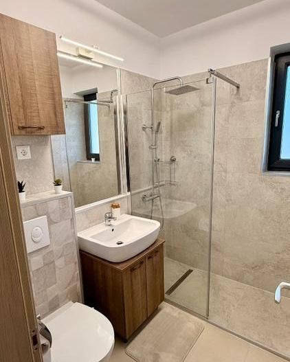 Închiriez apartament 2 camere, Băneasa, confort lux, centrală - Poză 9