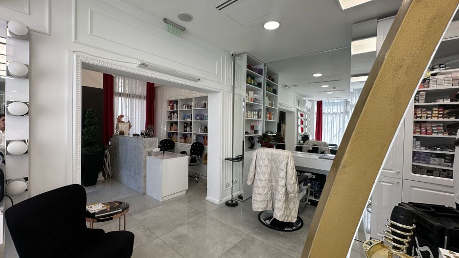 INCHIRIERE SALON HERASTRAU I UTILAT MOBILAT COMPLET - Poză 3