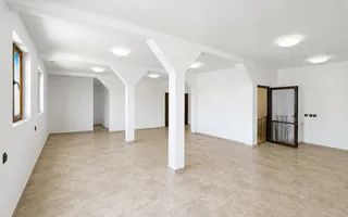 Spațiu Comercial + Afacere la Cheie | Construcție 2019 | 340 mp - Poză 12