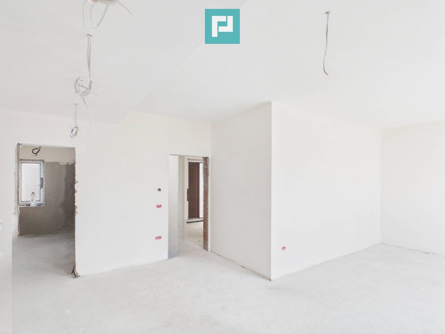 Duplex spațios 102 mp utili, teren 350mp in Covaci - Poză 15