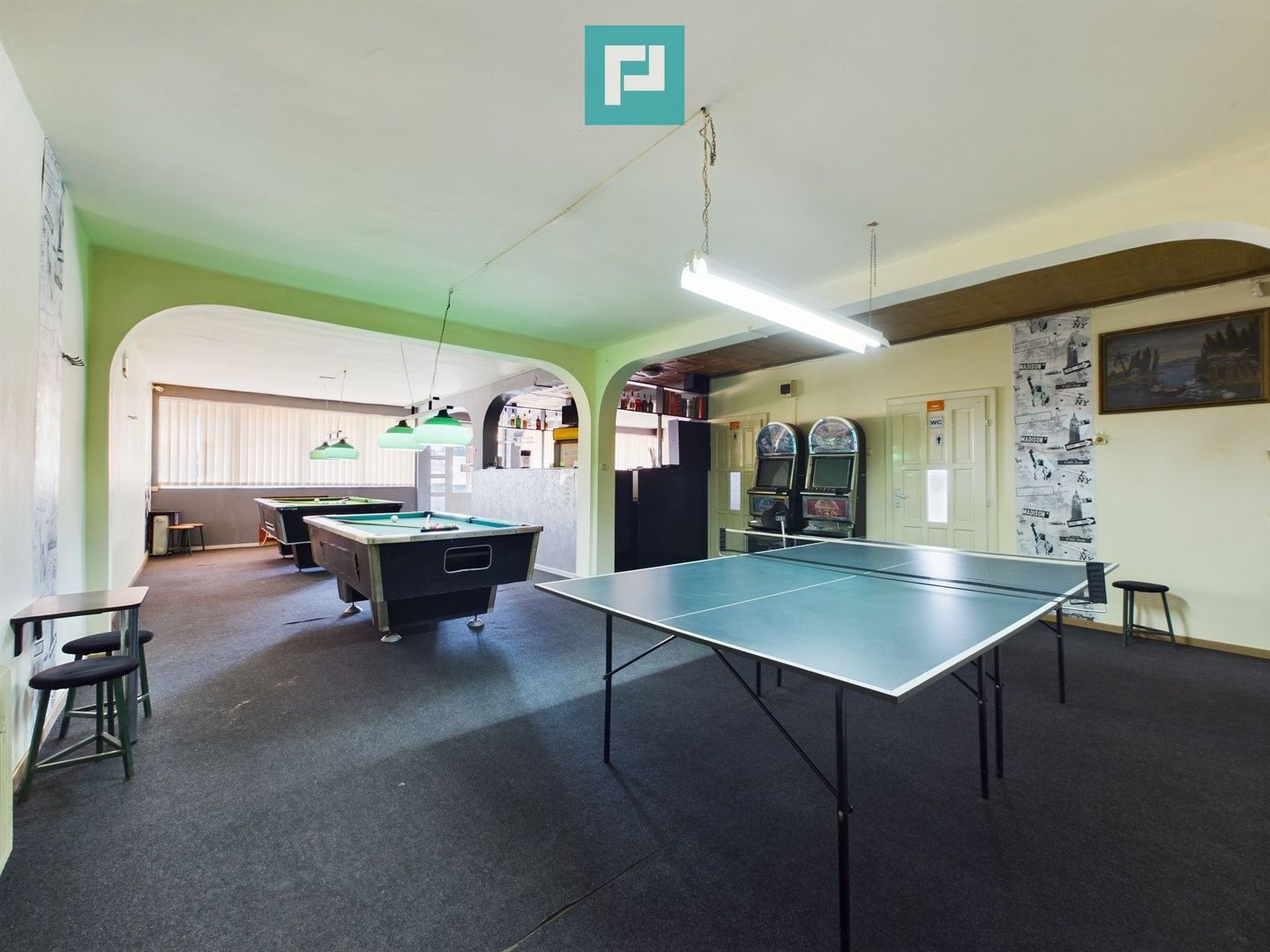 Casă cu multiple destinatii in Pârneava - Poză 2