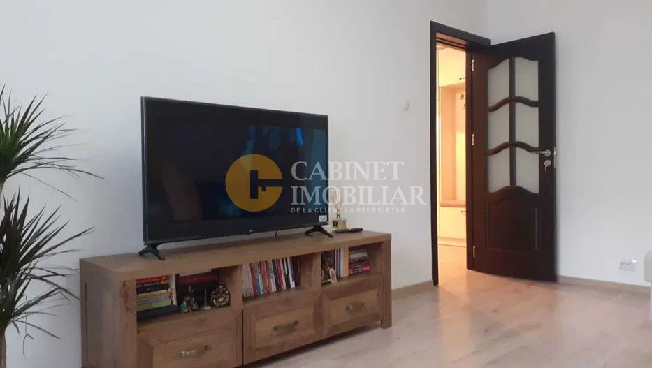 3 camere decomandat- Etaj 2- Renovat - Zona Alexandru cel Bun/ Minerva - Poză 5