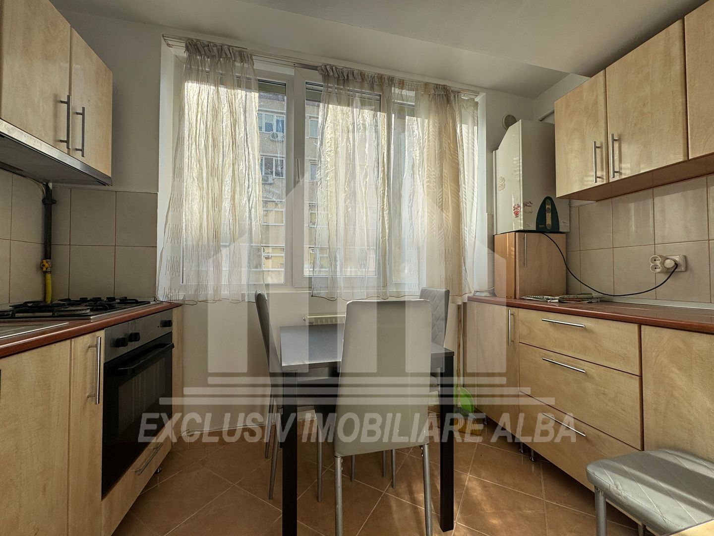 Apartament cu 3 camere decomandate de vanzare, Cetate - Poză 2