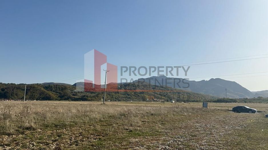 Teren cu deschidere la DN 73A Rasnov langa Kaufland 7300 mp - Poză 2