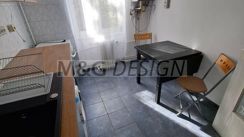 Medicina, etaj 3, CENTRALA, renovat recent - Poză 18