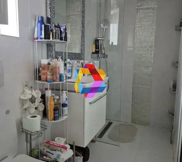 Casă cu 5 camere 130 mp - doua ap. separate,  zona Racadau - Poză 9