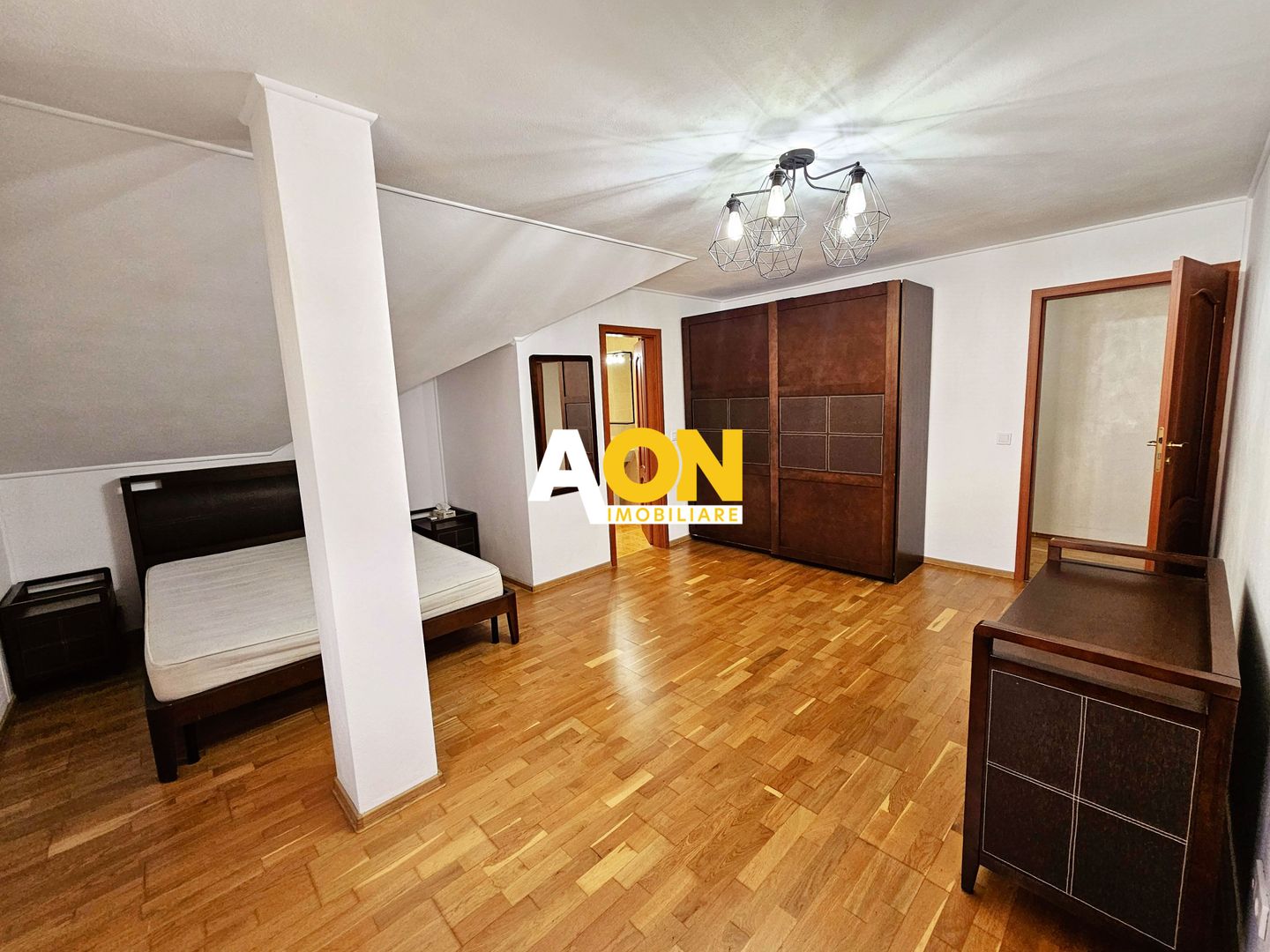 Apartament 4 camere, 3 bai, 137 mp utili, cu garaj, Cetate, zona Piata - Poză 13