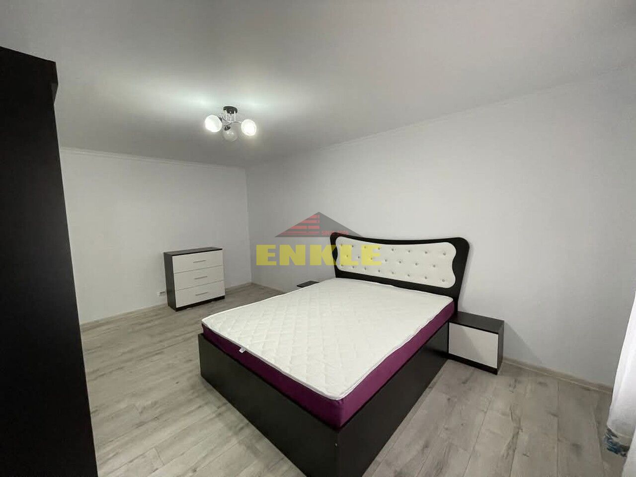 De închiriat apartament cu 3 camere, zona Piața Mare - Poză 5