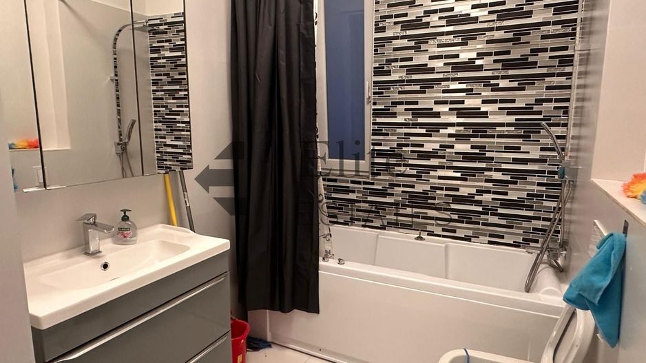 Apartament cu 3 camere de inchiriat central - Poză 7