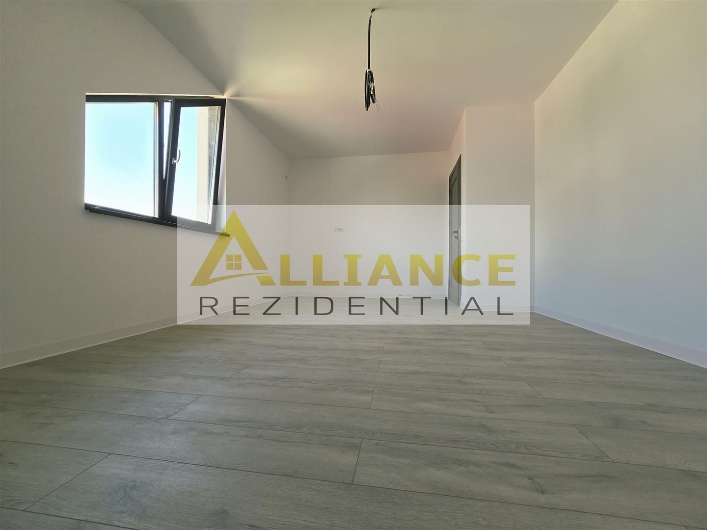 Vila- 130mp utili- beci- incalzire pardoseală-Geamuri tripan - Poză 7