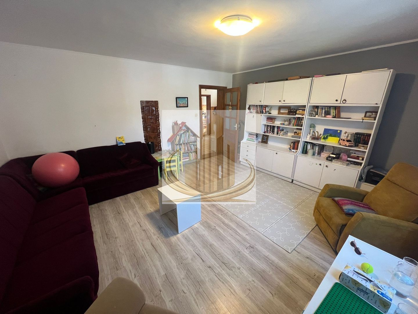 Casă spațioasă cu 2 apartamente, acces din 2 străzi – zona Lipovei - Poză 3