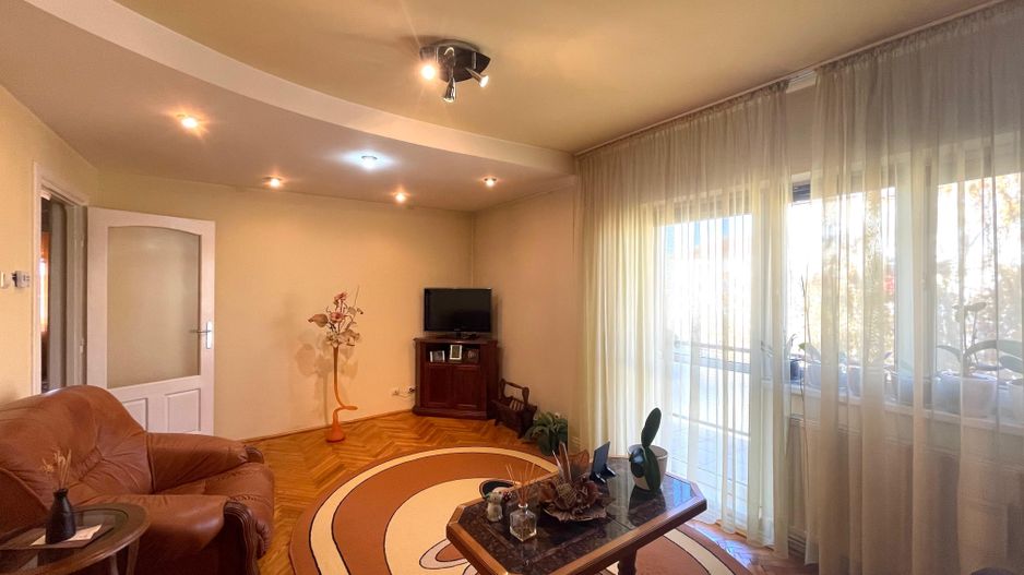 Apartament zona Soarelui - 3 camere - etaj 3 - Poză 1