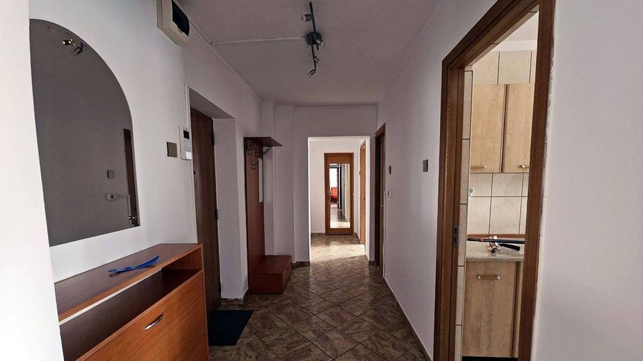 Inchiriez 2 camere Piata Victoriei - decomandat (proprietar) - Poză 5