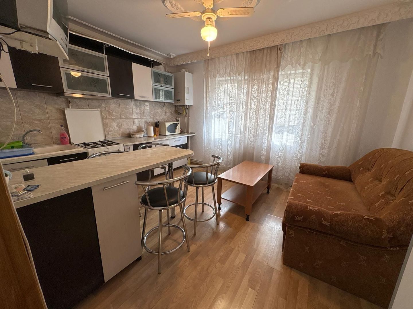 Garsonieră decomandată  37 M² etaj 2 Pescarilor mobilată+utilată - Poză 4